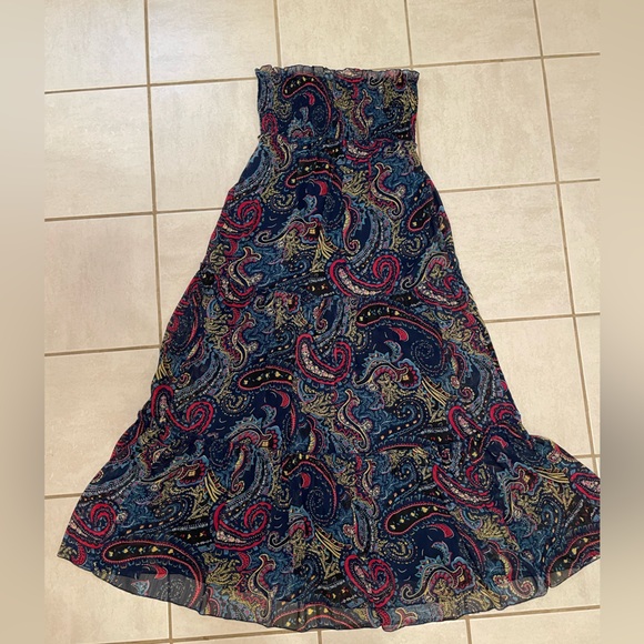 Appropriate behavior- maxi dress, blue paisley pattern, size medium - Picture 1 of 6